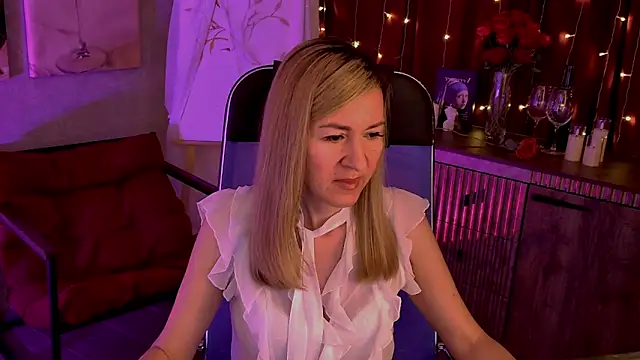 DonnaSmitth online show from April 16, 2026, 9:39 pm