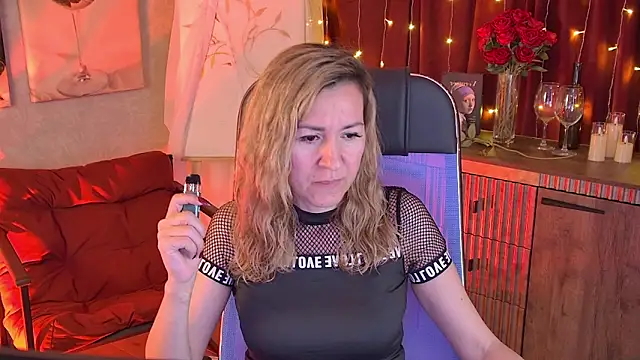 DonnaSmitth online show from April 8, 2026, 6:31 pm