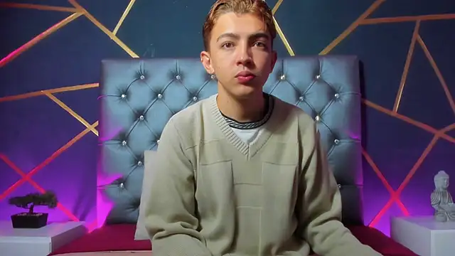 Snapshot of Lian_Miller1_ chatting on October 30, 2025, 12:25 pm Lian Miller1 online show from October 30, 2025, 12:25 pm