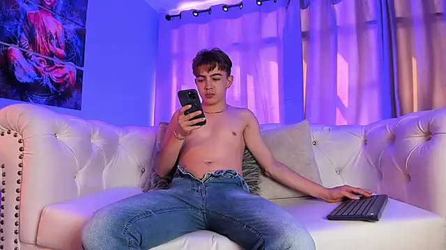 Snapshot of Lian_Miller1_ chatting on December 14, 2025, 7:30 pm Lian Miller1 online show from December 14, 2025, 7:30 pm