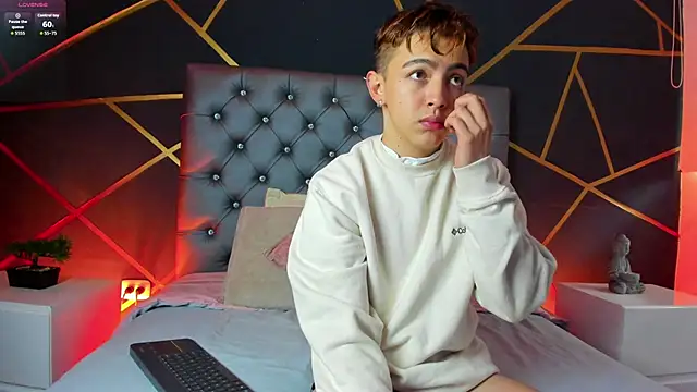 Snapshot of Lian_Miller1_ chatting on October 27, 2025, 12:39 pm Lian Miller1 online show from October 27, 2025, 12:39 pm