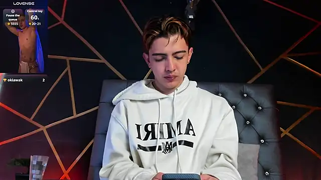 Snapshot of Lian_Miller1_ chatting on December 1, 2025, 12:28 pm Lian Miller1 online show from December 1, 2025, 12:28 pm