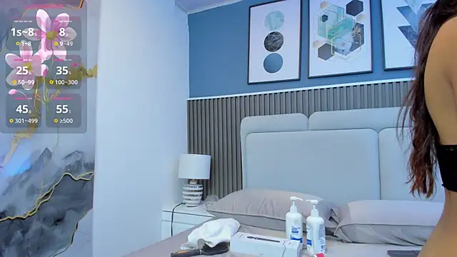 liz  cute online show from December 16, 2025, 12:09 pm