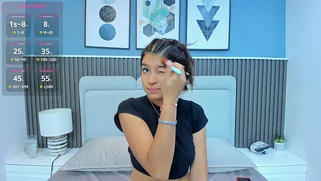 liz  cute online show from November 4, 2025, 11:36 am