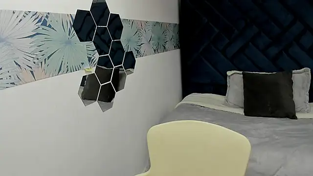 Snapshot of Valery_More__ chatting on November 21, 2025, 12:37 pm Valery More online show from November 21, 2025, 12:37 pm