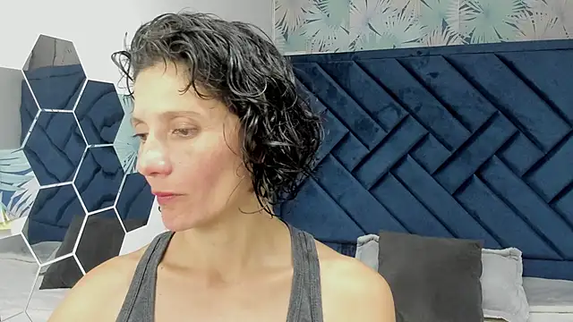 Snapshot of Valery_More__ chatting on November 24, 2025, 1:22 pm Valery More online show from November 24, 2025, 1:22 pm