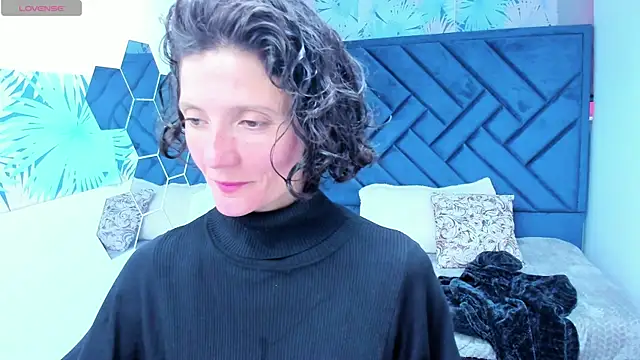 Snapshot of Valery_More__ chatting on December 15, 2025, 12:22 pm Valery More online show from December 15, 2025, 12:22 pm