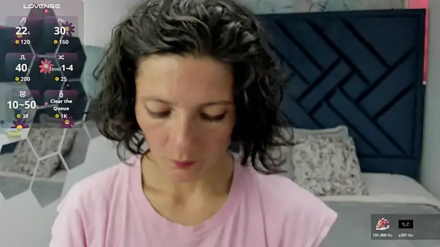 Snapshot of Valery_More__ chatting on December 5, 2025, 12:26 pm Valery More online show from December 5, 2025, 12:26 pm