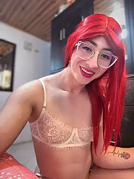 Snapshot of NICOLLE__12 chatting on May 7, 2026, 5:01 am NICOLLE 12 online show from May 7, 2026, 5:01 am