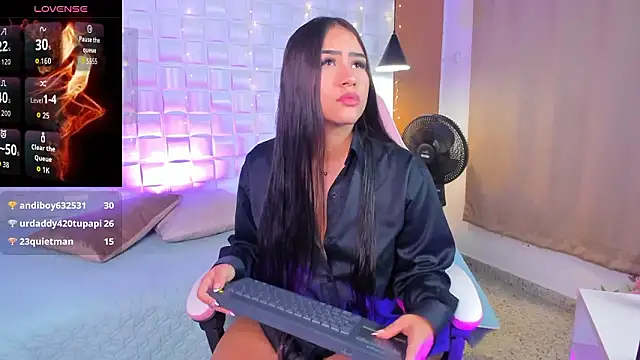 Snapshot of Scarlett_Kiiss chatting on February 1, 2026, 12:14 pm Scarlett Kiiss online show from February 1, 2026, 12:14 pm