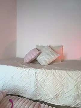 Snapshot of In-Ur-dreams chatting on November 21, 2025, 4:28 pm In-Ur-dreams online show from November 21, 2025, 4:28 pm