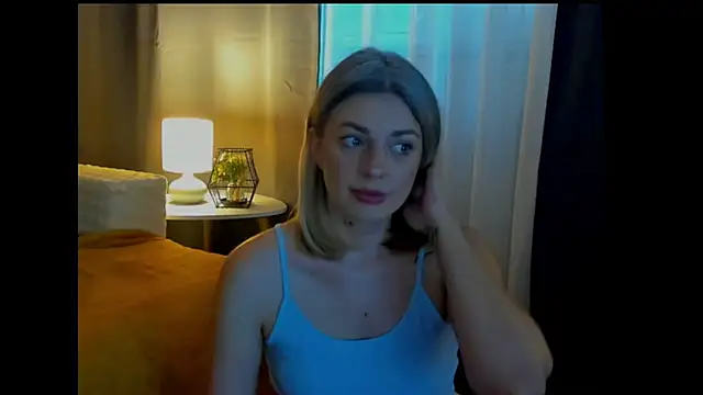 AnaLure online show from October 14, 2025, 3:23 pm