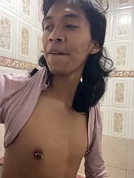 Snapshot of MadamLeRouge chatting on October 18, 2025, 10:45 pm MadamLeRouge online show from October 18, 2025, 10:45 pm