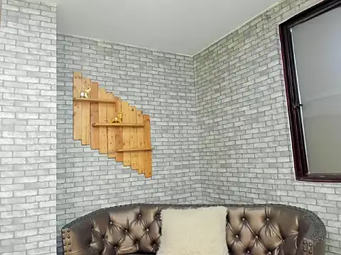 Alisonn Doll online show from November 5, 2025, 11:57 am