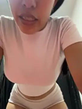 Snapshot of Amelia_Rivas chatting on April 8, 2026, 2:24 am Amelia Rivas online show from April 8, 2026, 2:24 am
