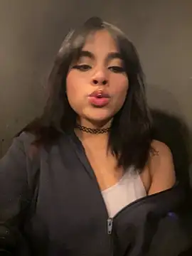 Veeronica  online show from October 9, 2025, 2:23 am