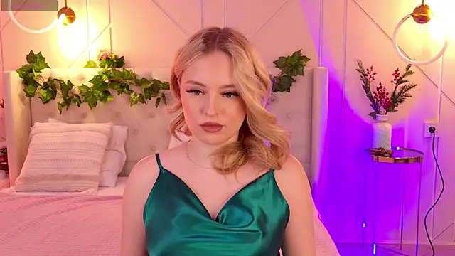 Snapshot of EllyLinn chatting on March 19, 2026, 5:13 pm EllyLinn online show from March 19, 2026, 5:13 pm