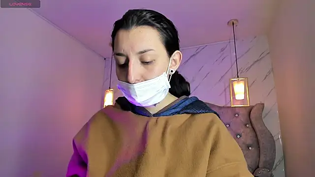 Iris  77 online show from December 15, 2025, 6:47 pm