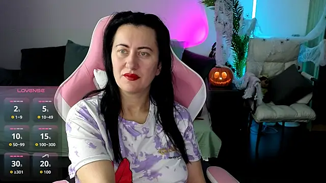 monnica vibe  online show from October 20, 2025, 7:42 am