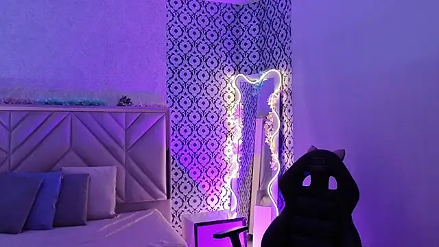 Ixchel tay online show from February 17, 2026, 3:26 am