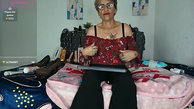 Snapshot of Devora_mature65 chatting on November 28, 2025, 7:03 pm Devora mature65 online show from November 28, 2025, 7:03 pm