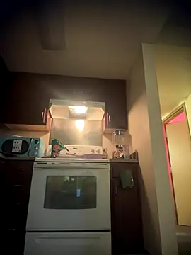 bellacagyal online show from November 20, 2025, 9:04 pm