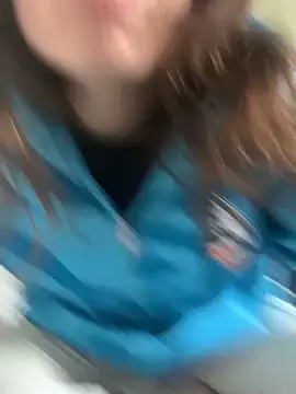 GoldenPussy1329 online show from March 25, 2026, 4:50 pm