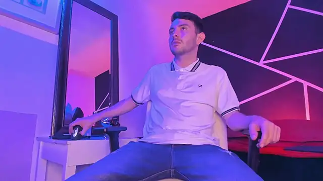 VynnyBlacke  online show from October 24, 2025, 8:41 pm