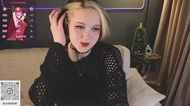 Snapshot of luna_son chatting on January 12, 2026, 9:09 pm luna son online show from January 12, 2026, 9:09 pm