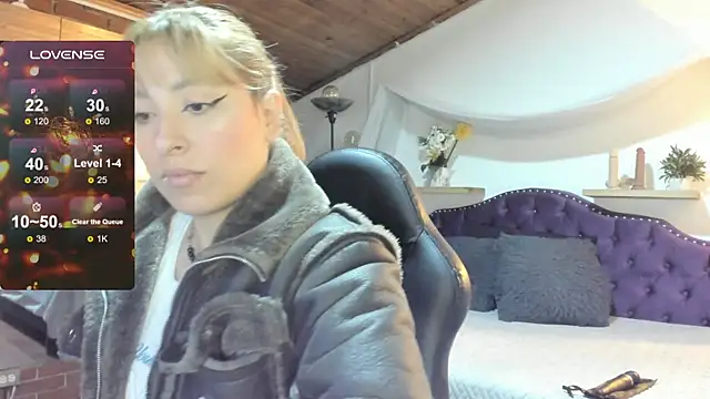 Snapshot of sophialyh_1 chatting on December 19, 2025, 12:40 pm sophialyh 1 online show from December 19, 2025, 12:40 pm