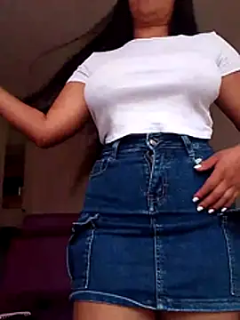 Antonela 19 online show from October 25, 2025, 3:01 pm