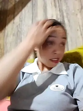 Snapshot of Tuyet_xx chatting on October 4, 2025, 2:02 am Tuyet xx online show from October 4, 2025, 2:02 am