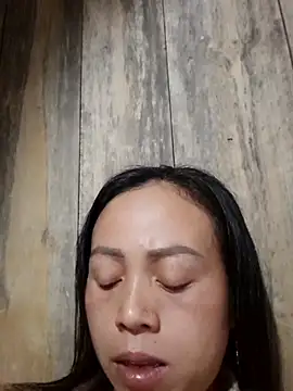 Snapshot of Tuyet_xx chatting on November 15, 2025, 1:15 pm Tuyet xx online show from November 15, 2025, 1:15 pm