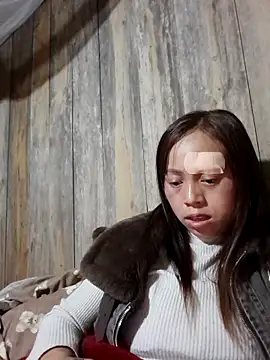 Snapshot of Tuyet_xx chatting on December 16, 2025, 4:17 am Tuyet xx online show from December 16, 2025, 4:17 am