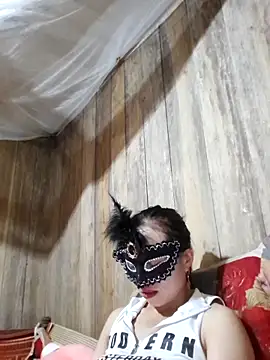 Snapshot of Tuyet_xx chatting on October 13, 2025, 2:57 am Tuyet xx online show from October 13, 2025, 2:57 am