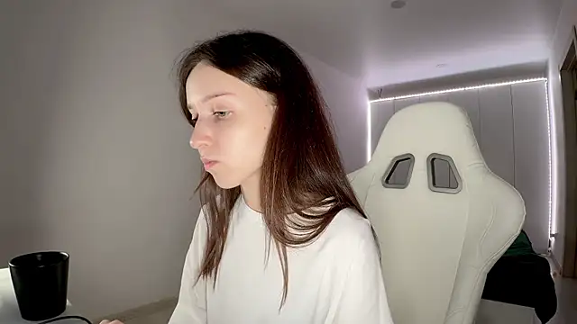 Snapshot of monnymoon chatting on October 30, 2025, 9:51 am monnymoon online show from October 30, 2025, 9:51 am