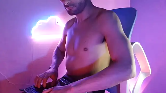 highinhtxx online show from April 12, 2026, 4:10 pm