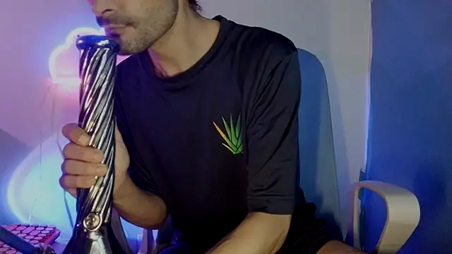 highinhtxx online show from July 3, 2026, 10:38 pm