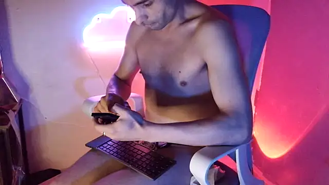 highinhtxx online show from April 7, 2026, 6:37 am