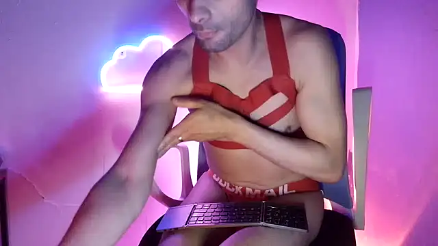 highinhtxx online show from April 15, 2026, 7:25 am