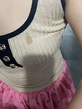 lee ly online show from October 28, 2025, 6:45 am