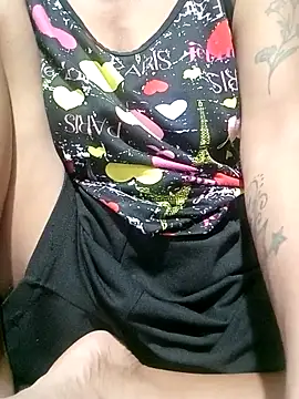 Hotmommax online show from October 6, 2025, 6:19 pm