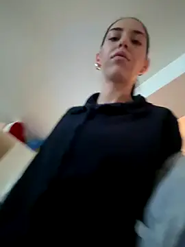 Aillineee1 online show from November 7, 2025, 9:14 am