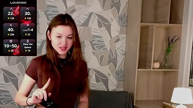 Snapshot of LewisThrone chatting on November 2, 2025, 1:10 am LewisThrone online show from November 2, 2025, 1:10 am