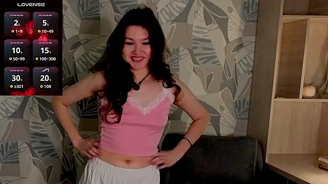 Snapshot of LewisThrone chatting on November 3, 2025, 1:22 am LewisThrone online show from November 3, 2025, 1:22 am