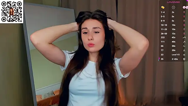 MinaRuzzo online show from November 14, 2025, 5:22 am