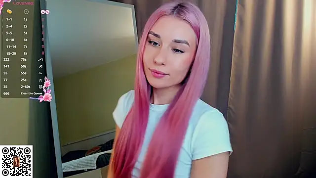 MinaRuzzo online show from December 16, 2025, 6:17 am