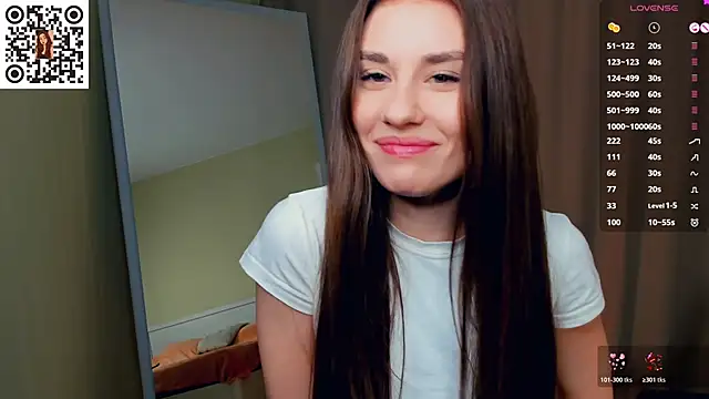 MinaRuzzo online show from November 15, 2025, 5:11 am