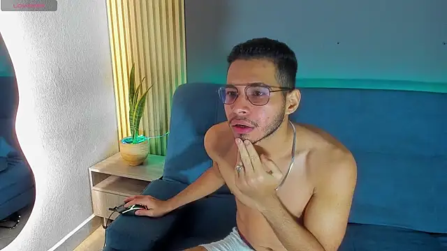 Jaybrown  1 online show from December 15, 2025, 8:25 pm