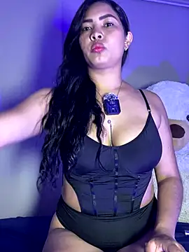 EmilyZuits online show from October 3, 2025, 8:54 pm